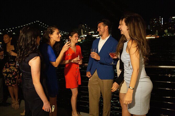 Bateaux New York Thanksgiving Plated Dinner Cruise - FAQs