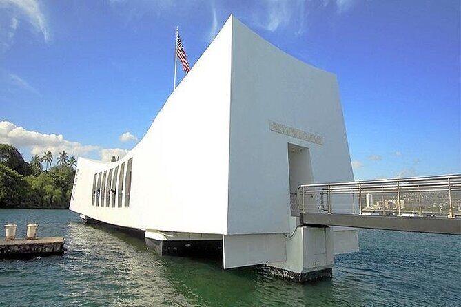 Battleships of WWII at Pearl Harbor from the Big Island - Key Points