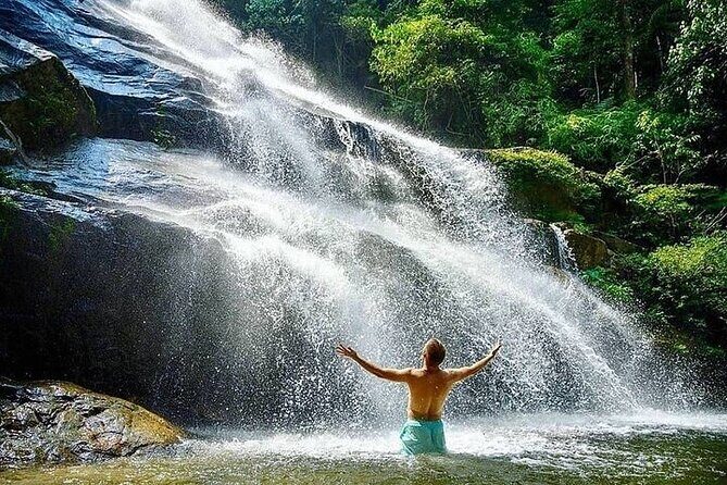 Batu Caves, Waterfalls, Hotspring, Batik & Pewter Tour with Lunch - Key Points