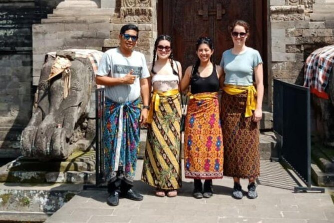 Batuan Temple Celuk Village Balinese Dance Private Guide Tour - FAQ