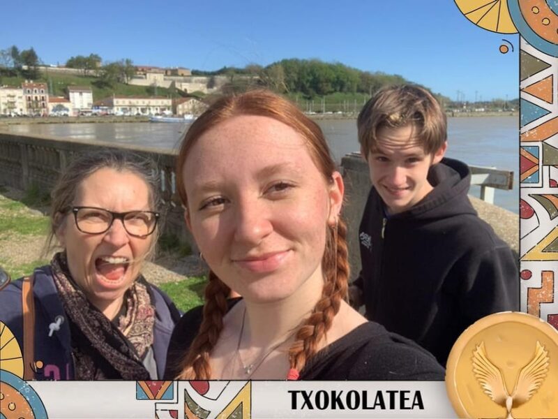 Bayonne: Outdoor Escape Game Discover Bayonne - Txokolatea - Key Points