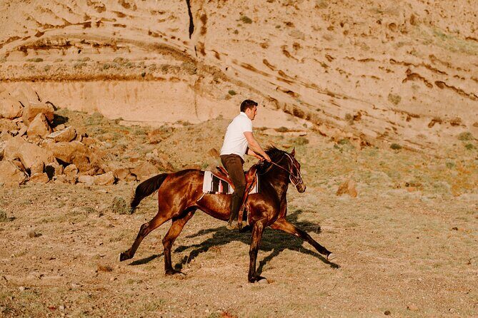 Beach gallop - horse riding Safari for experienced riders - The Ride Back Through Village and Canyons