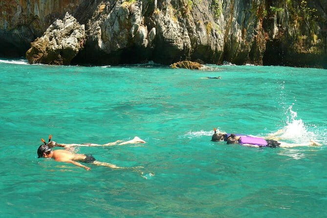 Beat the Crowds: Earlybird Phi Phi Islands by Speedboat - The Value of This Tour