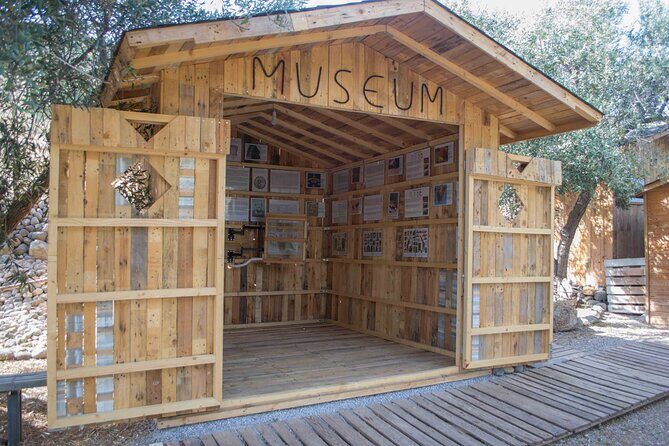 Beekeeping and Honey Stories in Itea - An In-Depth Look at the Honey Adventure