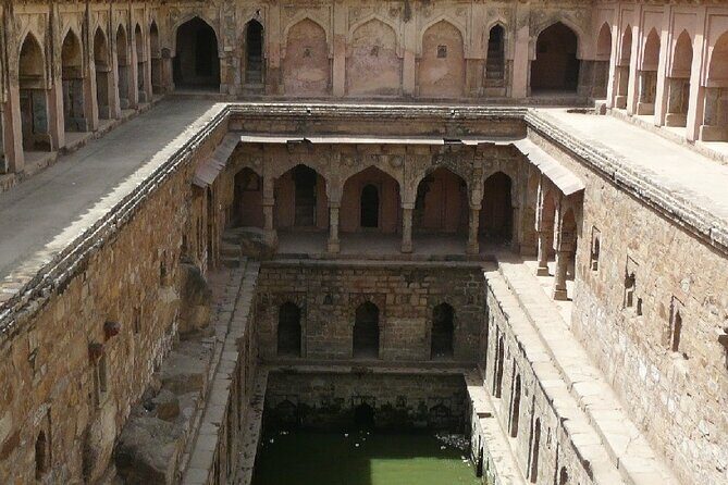 Before Delhi became Delhi it was Mehrauli - Walk Through The Archeological Park - The Walk Begins: From Metcalfe House to Sultan Balbans Tomb