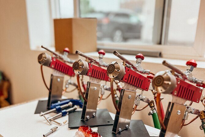 Beginner's Glass Blowing Lessons in Portland, Oregon - Key Points