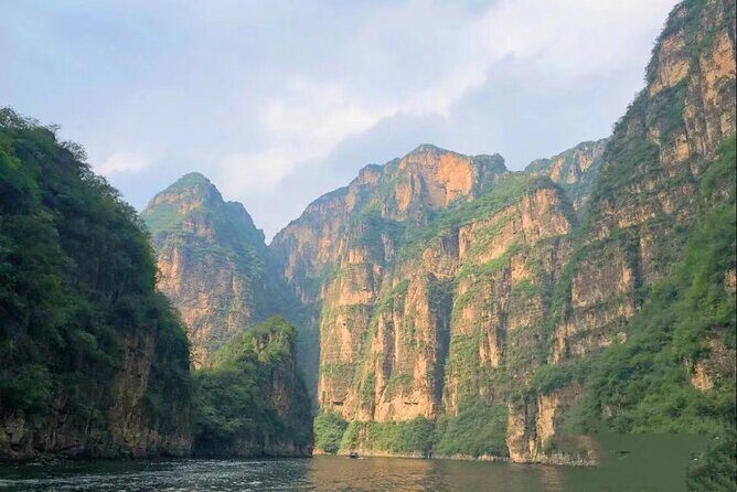 Beijing Outskirts Tour to Long Qing Gorge (cruise) and Ding Tomb - The Value for Money