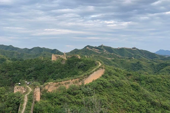 Beijing Private Tour of Mutianyu Great Wall, Jingshan Park and Acrobatic Show - Practical Insights & Tips