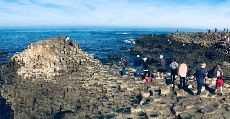 Belfast and Giant's Causeway in Italian or Spanish - Starting Point and Transportation