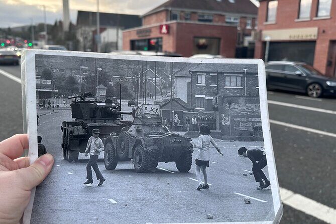 Belfast Black Taxi Tour of Murals and Peace Walls 2 hours - An In-Depth Look at the Belfast Murals and Peace Walls Tour