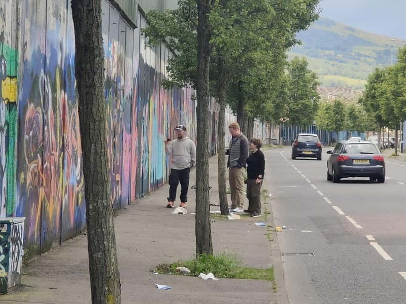 Belfast City and the Peace Walls Half-Day Tour - Key Points