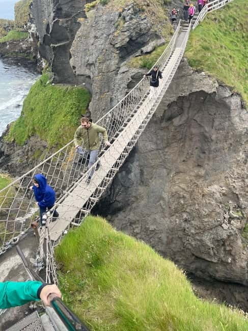 Belfast city & Giants Causeway 16 PAX private Tour - What to Expect on This Tour