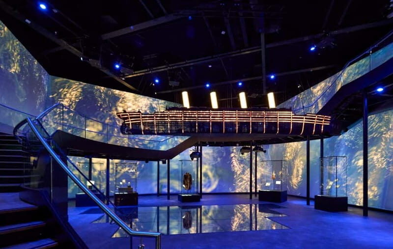 Belfast Day Tour with Peace walls, Titanic & Irish whiskey - The Titanic & Irish Whiskey Connection