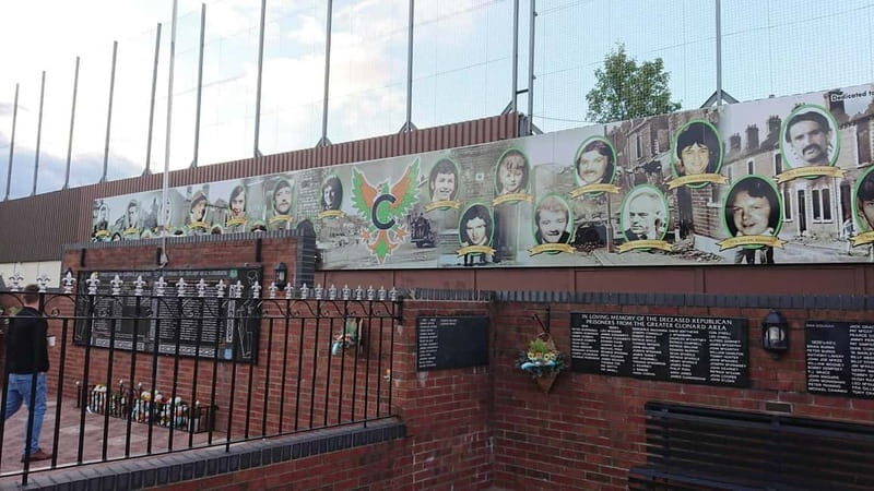 Belfast: Famous Black Taxi Tour - The Practical Side