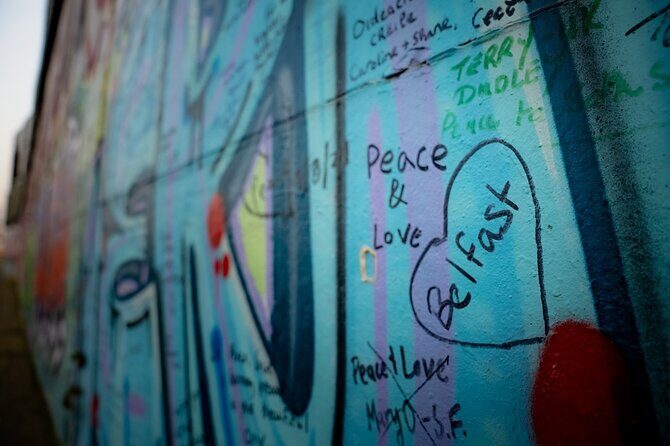 Belfast Murals & Troubles: "A 2-Hour Political Journey" - Memorial Gardens and Peace Walls