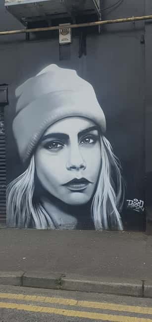 Belfast : Pub Music , Street Art Experience Walking Tour - Discovering Hidden Gems and Local Hangouts