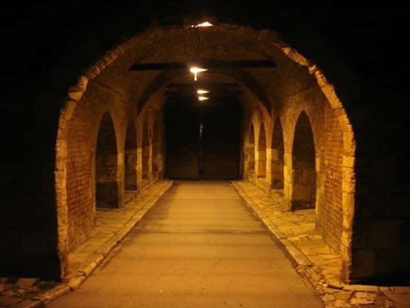 Belgrade: Underground Tour with Glass of Wine - Starting Point and First Impressions