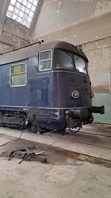 Belgrade:Tito's Blue train, House of Flowers, Retro Car Tour - Tito’s Blue Train: A Moving Museum