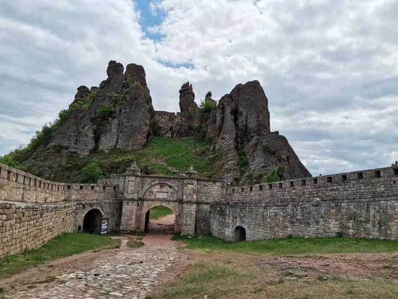 Belogradchik Rocks & Venetsa Cave Day Trip from Sofia - Key Points