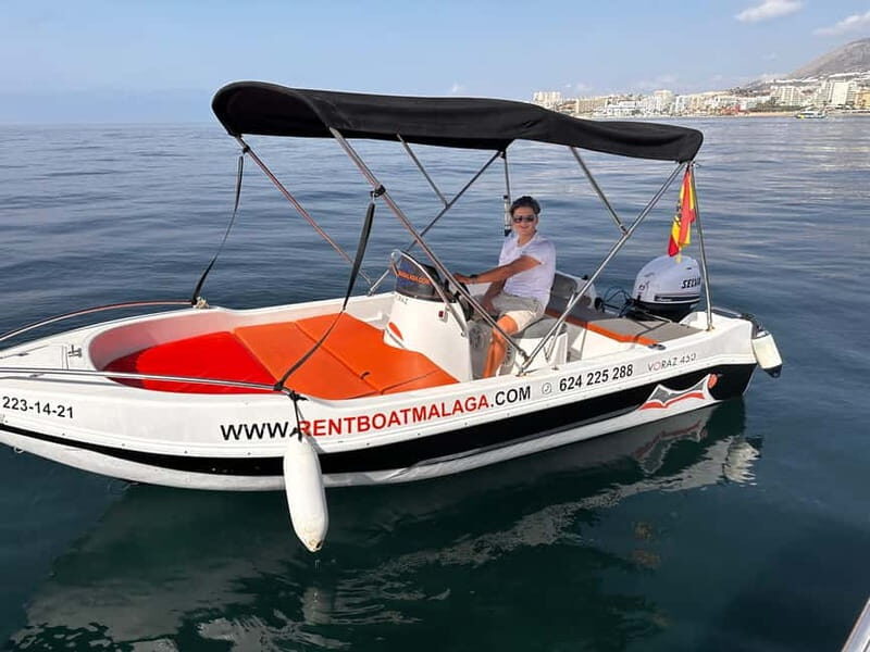 Benalmádena: Boat rentals without a license - Key Points