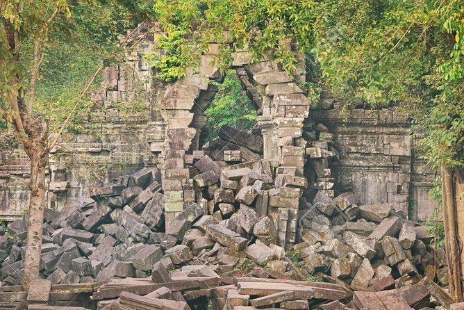 Beng Mealea Jungle Temple Rolouse Group temple - A Detailed Look at the Day