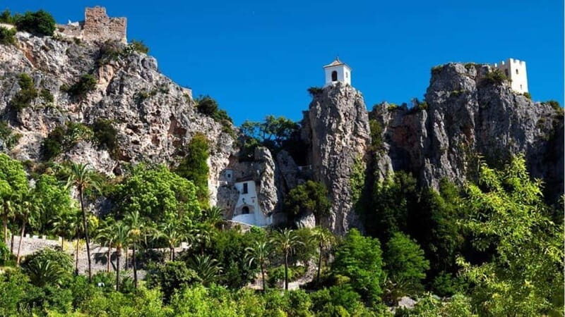 Benidorm: Mountains Guided Half-Day Jeep Trip to Guadalest - Cultural and Refreshment Stops