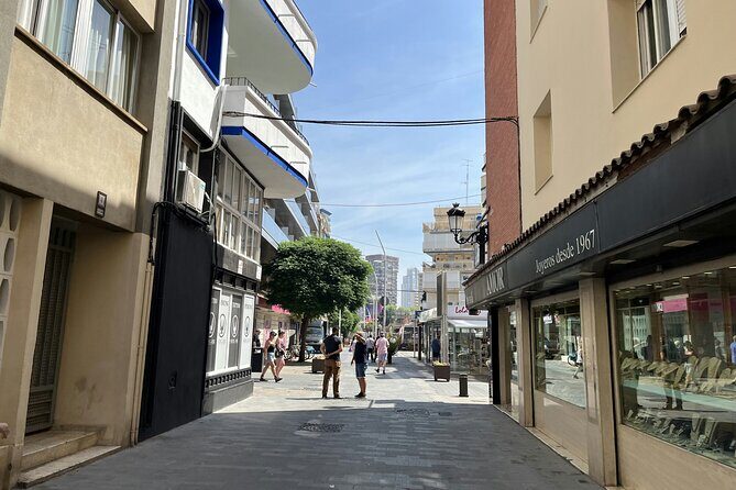 Benidorm Old Town and Beaches Tour and Exploration Game - Who Is This Tour Best For?