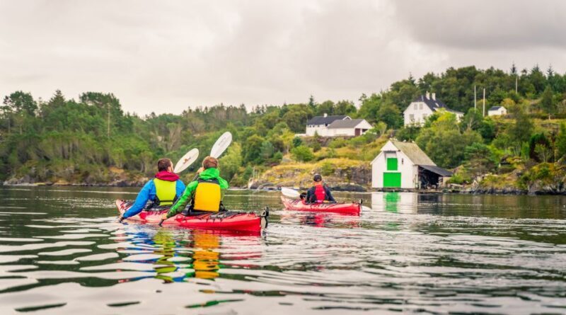 Bergen: Øygarden Islets Guided Kayaking Tour - Additional Tips for Participants