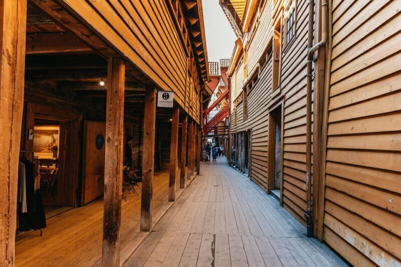 Bergen: Past & Present Small Group Guided Walking Tour - Discovering Bergen: A Walk Through Time and Today