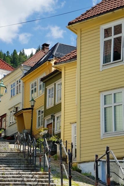 Bergen: Private tour in your own language - An Authentic Introduction to Bergen