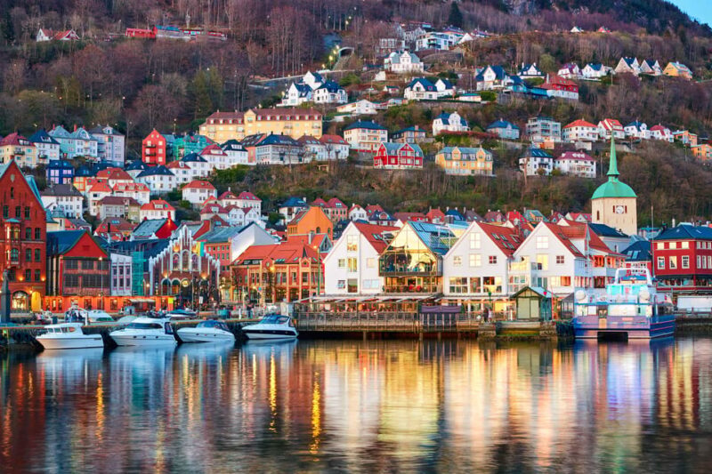 Bergen: Sightseeing Walking Tour with Ferry Ride - A Detailed Look at the Bergen Sightseeing Tour with Ferry Ride