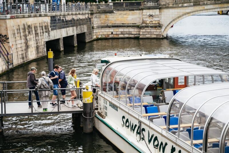 Berlin: 1-Hour City Sightseeing Cruise - Who Will Love This Experience?