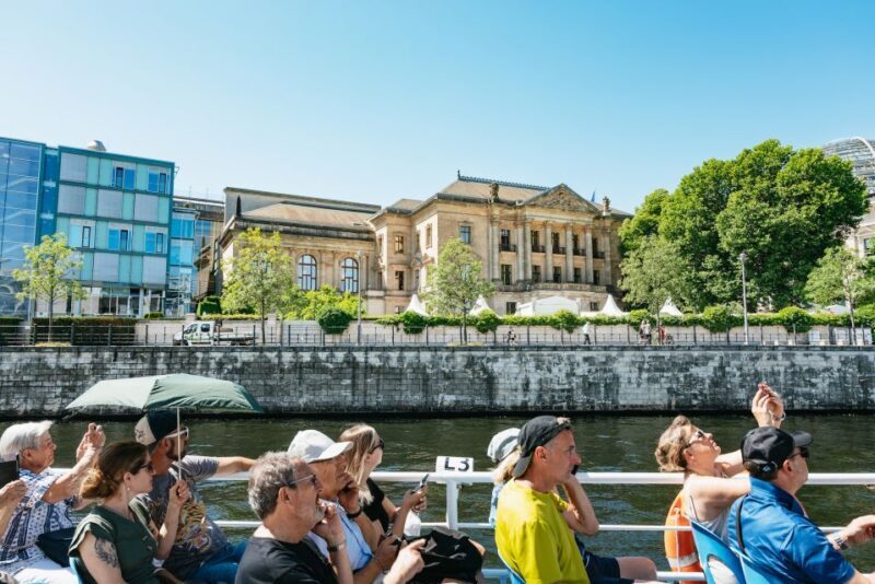 Berlin: 1-Hour City Tour by Boat with Guaranteed Seating - Who Should Consider This Tour?