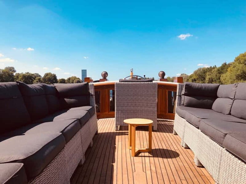 Berlin: 1h Boutiquestyle-Cruise on the Electric FITZGERALD - Price & Value