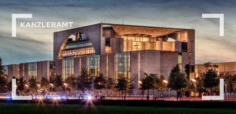 Berlin: 1h Boutiquestyle-Cruise on the Historic HEMINGWAY - An Elegant Alternative to Typical Sightseeing