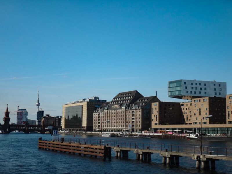 Berlin: 2.5-Hour East Side Boat Cruise with Commentary - FAQ