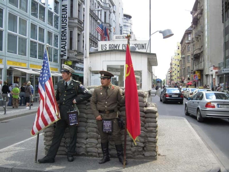Berlin: 3-hour Driving Highlights Tour - Key Points