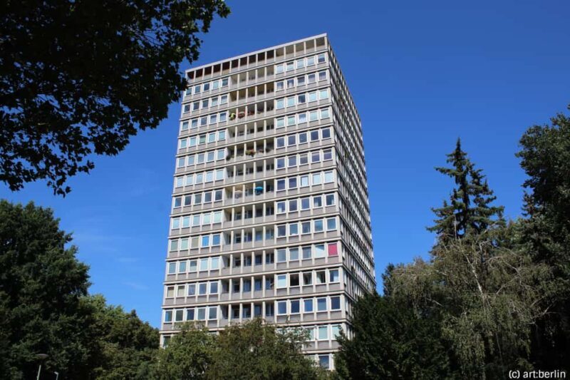Berlin: Architectural tour through the Hansaviertel - An In-Depth Look at the Tour Experience