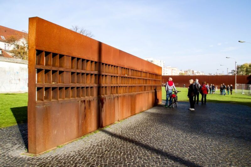 Berlin: Berlin Wall Tour Berlin East West - Analyzing the Value and Experience