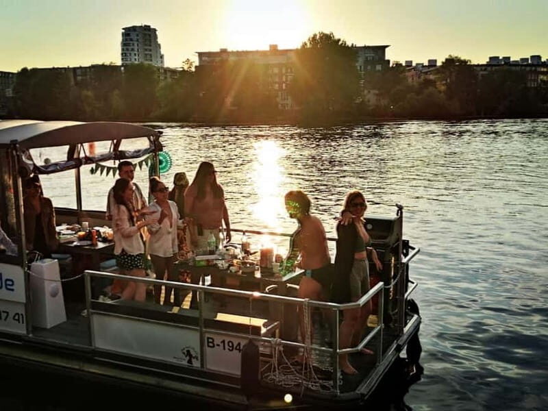 Berlin: Boat Rental BBQ boat with waterslide for 12 people - Key Points