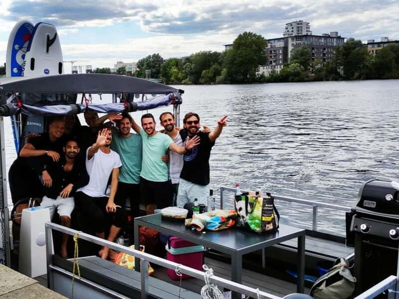 Berlin: Boat Rental BBQ boat with waterslide for 12 people - Comfort and Practicality