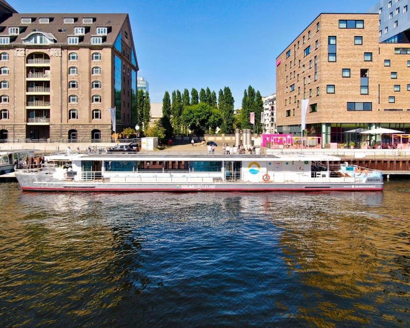 Berlin boat tour| Berlin highlight tour with solar boat on the Spree - Starting Point and Accessibility