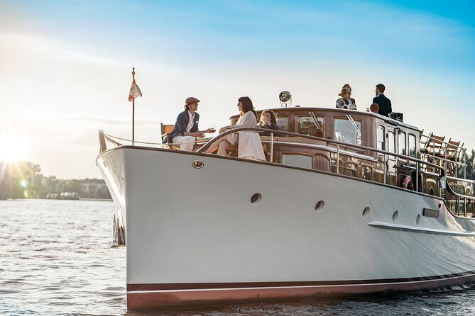 Berlin Boot Sightseeing Tour on Electric Private Yacht - The Sum Up