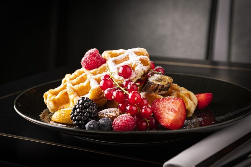 Berlin: Breakfast at Café Wintergarten - FAQs