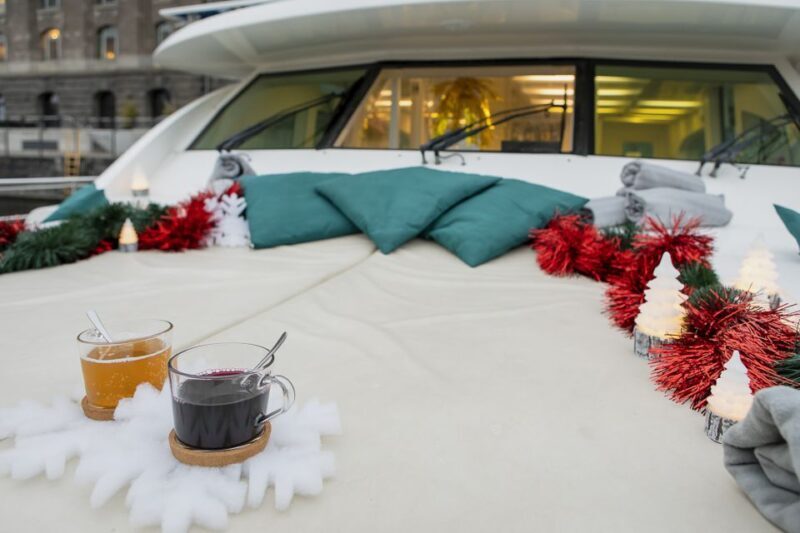 Berlin: Christmas Sightseeing Boat Tour - The Sum Up