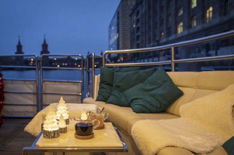 Berlin: Christmas Sightseeing Boat Tour - FAQ