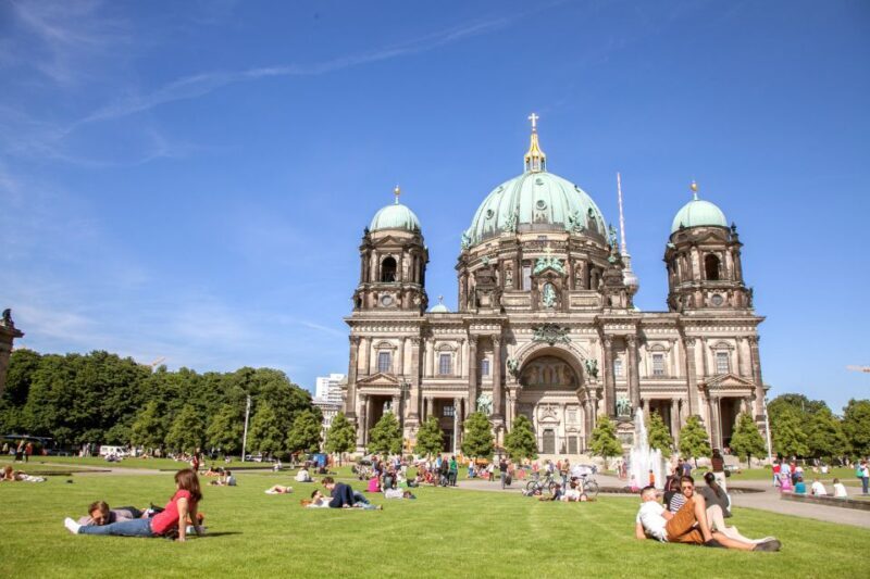 Berlin: City Center Walking Tour - FAQ