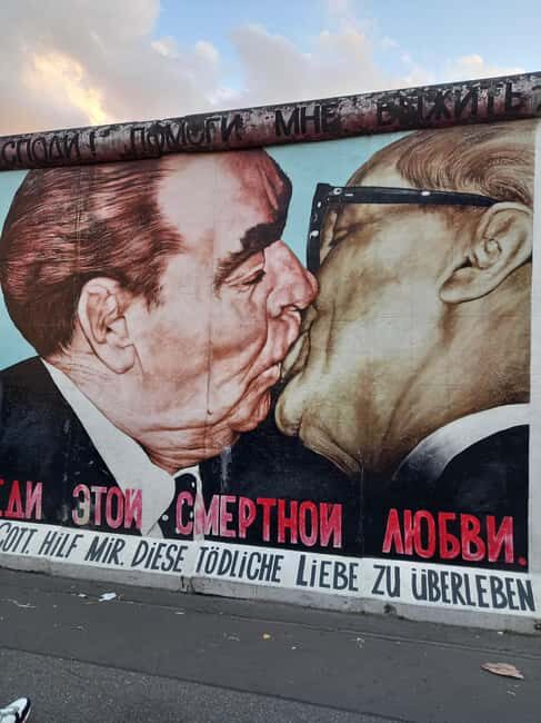 Berlin City Walking tour With Guide - Starting Point and Overall Structure