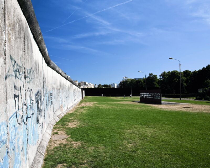 Berlin: Cold War History and Berlin Wall Guided Walking Tour - Key Points