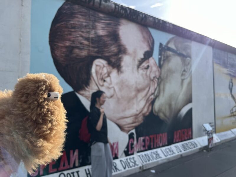 Berlin: Cold War Private Walking Tour - Key Points